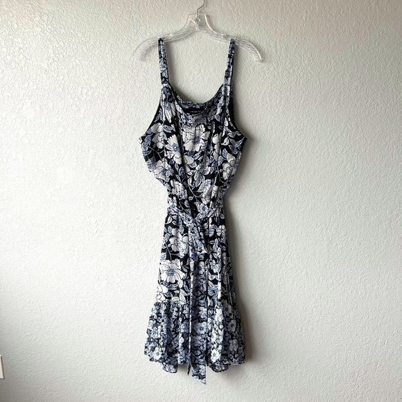 NWT - Lane Bryant navy floral ruffled sleeveless dress - Picture 1 of 8